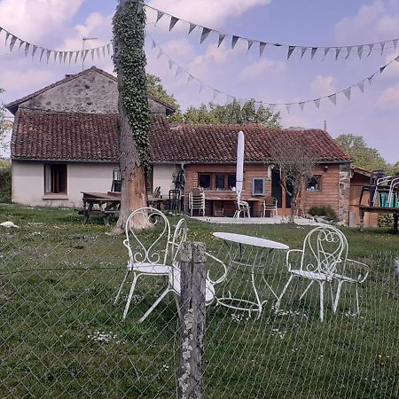Chez Gondat Chambre D'Hotes Saint-Martial-sur-Isop Eksteriør bilde