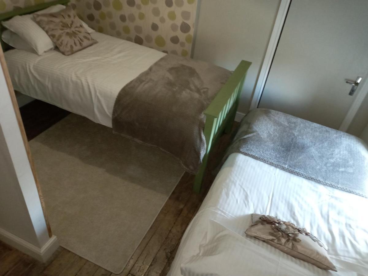 Chez Gondat Chambre D'Hotes Saint-Martial-sur-Isop Eksteriør bilde