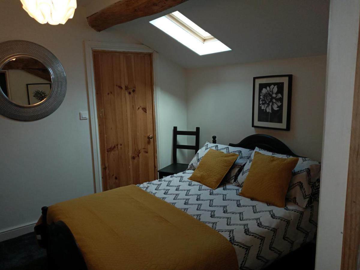 Chez Gondat Chambre D'Hotes Saint-Martial-sur-Isop Eksteriør bilde