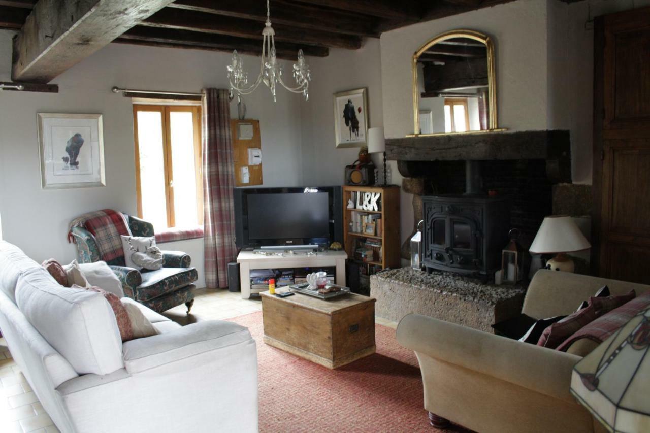 Chez Gondat Chambre D'Hotes Saint-Martial-sur-Isop Eksteriør bilde